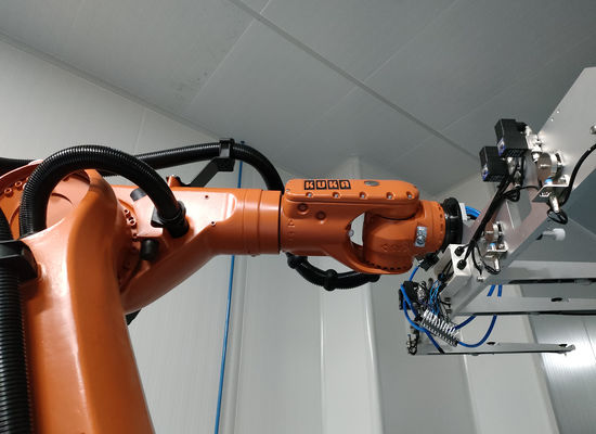 KUKA KR60-3 산업용 로봇 셀, 로봇 훈련 및 IP65 보호 등급